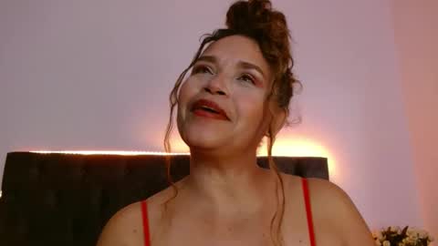 Snapshot of alma_sexyy chatting on 09/22/25, 08:55 Alma online show from 09/22/25, 08:55