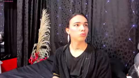 Snapshot of almazz_ chatting on 06/15/26, 04:04 Santy online show from 06/15/26, 04:04