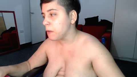 Snapshot of almondonwheels chatting on 01/02/25, 11:38 Almond online show from 01/02/25, 11:38