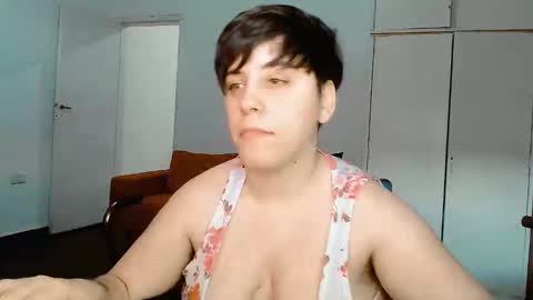 Snapshot of almondonwheels chatting on 01/20/25, 10:37 Almond online show from 01/20/25, 10:37