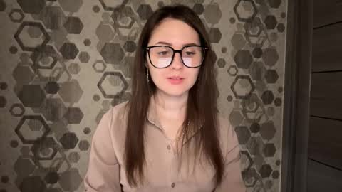 Anna online show from 09/26/25, 10:14