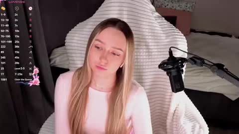 Snapshot of alodiaacomb chatting on 02/15/26, 03:14 Lia online show from 02/15/26, 03:14