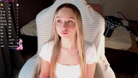 Snapshot of alodiaacomb chatting on 02/18/26, 03:02 Lia online show from 02/18/26, 03:02