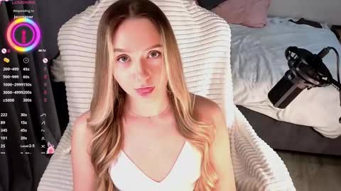 Snapshot of alodiaacomb chatting on 03/04/26, 02:50 Lia online show from 03/04/26, 02:50