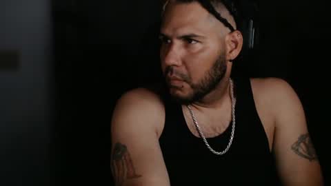 Snapshot of aloha_king chatting on 07/04/26, 11:05 simplyfaded online show from 07/04/26, 11:05
