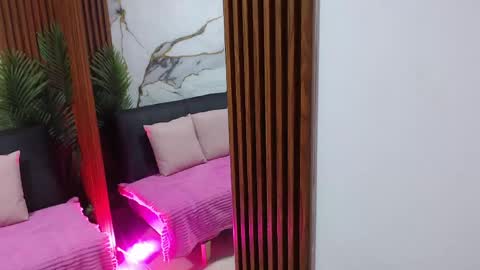 alonddra_tay online show from 04/23/26, 11:31
