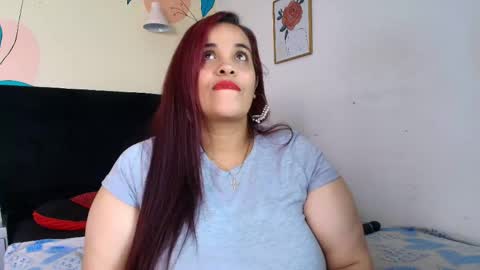 Snapshot of alondra_zaens chatting on 05/07/26, 02:28 Alondra online show from 05/07/26, 02:28