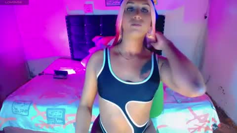 alondragill_ online show from 07/09/26, 10:47