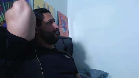 Snapshot of alonxoo chatting on 04/16/26, 10:01 alonxoo online show from 04/16/26, 10:01
