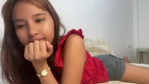 Snapshot of alora_kai chatting on 05/16/26, 07:27 alora online show from 05/16/26, 07:27