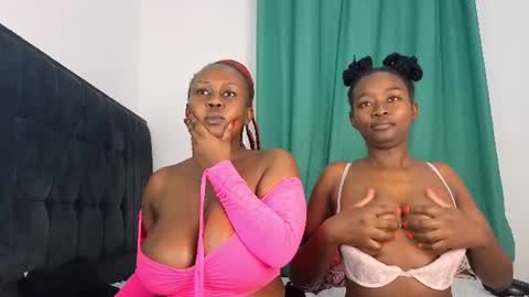 Snapshot of alotta_titties chatting on 06/18/26, 10:03 alotta_titties online show from 06/18/26, 10:03