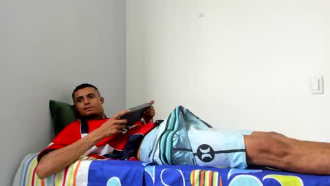 Snapshot of alpha_smit chatting on 01/26/25, 04:20 alpha smit online show from 01/26/25, 04:20