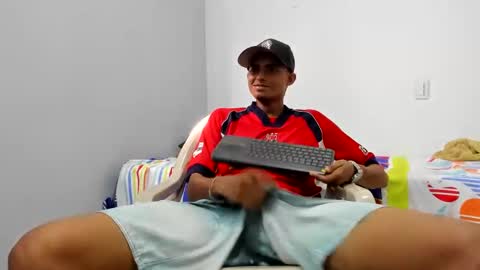 Snapshot of alpha_smit chatting on 01/26/25, 07:31 alpha smit online show from 01/26/25, 07:31