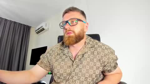 Alphaalexxx Lets reach Me 100 thumbs up online show from 05/29/26, 07:50