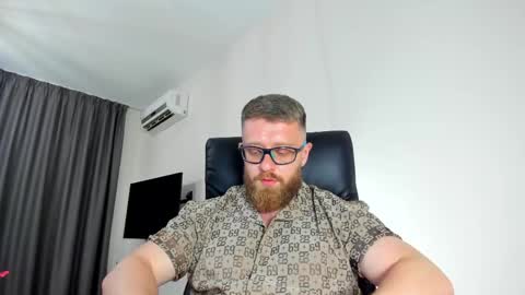 Alphaalexxx Lets reach Me 100 thumbs up online show from 05/29/26, 07:56