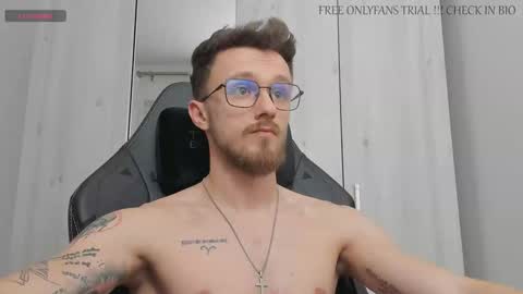 Snapshot of alphaboyfun chatting on 01/07/25, 12:13 Andi online show from 01/07/25, 12:13