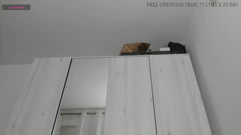 Snapshot of alphaboyfun chatting on 01/08/25, 04:55 Andi online show from 01/08/25, 04:55