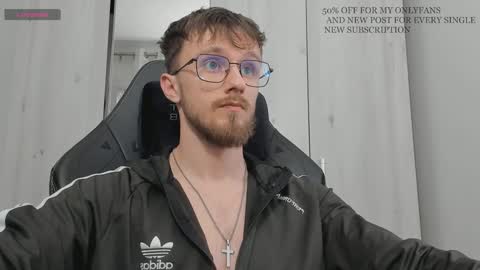 Snapshot of alphaboyfun chatting on 01/11/25, 11:02 Andi online show from 01/11/25, 11:02