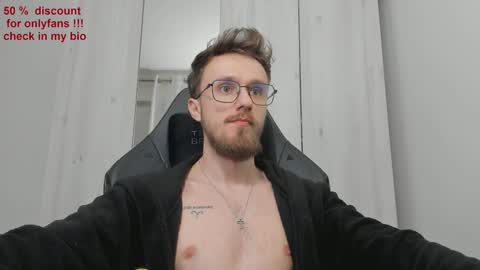 Snapshot of alphaboyfun chatting on 01/26/25, 02:56 Andi online show from 01/26/25, 02:56