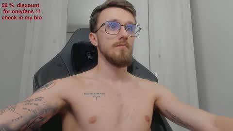 Snapshot of alphaboyfun chatting on 01/28/25, 04:19 Andi online show from 01/28/25, 04:19