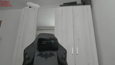 Snapshot of alphaboyfun chatting on 02/22/25, 04:51 Andi online show from 02/22/25, 04:51