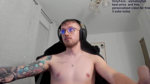 Snapshot of alphaboyfun chatting on 09/11/25, 03:34 Andi online show from 09/11/25, 03:34