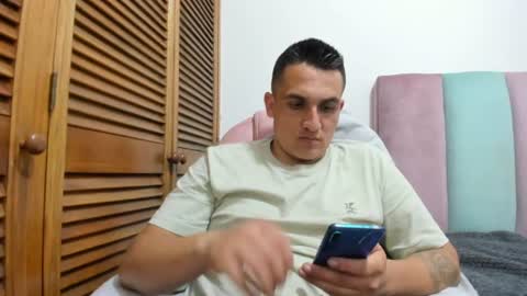 Snapshot of alphadesire69 chatting on 06/11/26, 12:43 AlphaDesire69 online show from 06/11/26, 12:43