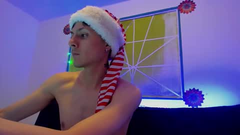 Snapshot of alphadioniso chatting on 12/22/25, 11:35 Dioniso online show from 12/22/25, 11:35