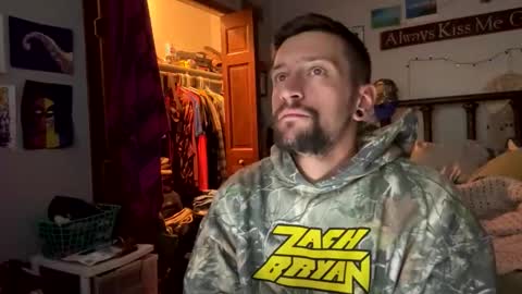 Snapshot of alphadomcole chatting on 10/28/25, 04:05 alphadomcole online show from 10/28/25, 04:05