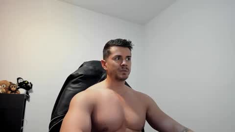 Snapshot of alphagodleatherking92 chatting on 03/31/26, 05:24 LeatherMaster online show from 03/31/26, 05:24