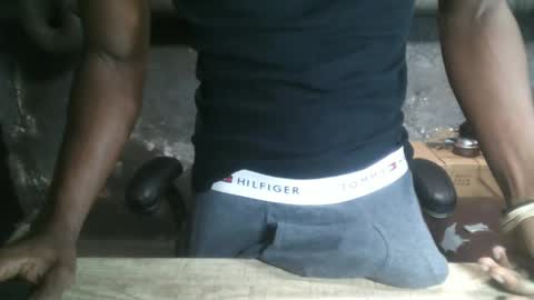 Snapshot of alphamvf chatting on 10/05/25, 11:30 alphamvf online show from 10/05/25, 11:30