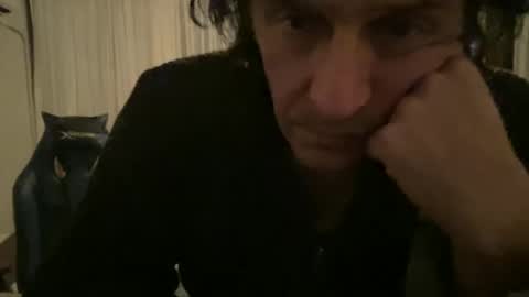 Snapshot of alphandre chatting on 01/19/25, 05:39 AlphAndre online show from 01/19/25, 05:39