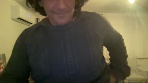 Snapshot of alphandre chatting on 01/25/25, 04:13 AlphAndre online show from 01/25/25, 04:13