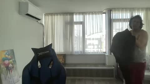 Snapshot of alphandre chatting on 02/09/25, 10:53 AlphAndre online show from 02/09/25, 10:53