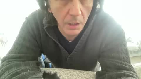 Snapshot of alphandre chatting on 02/12/25, 11:51 AlphAndre online show from 02/12/25, 11:51