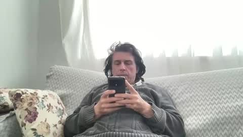 Snapshot of alphandre chatting on 03/11/25, 09:13 AlphAndre online show from 03/11/25, 09:13