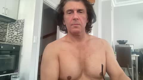 Snapshot of alphandre chatting on 03/12/25, 02:12 AlphAndre online show from 03/12/25, 02:12