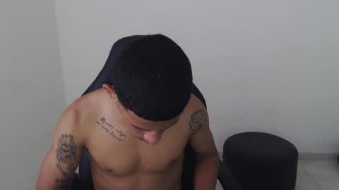 alphas_latins online show from 04/13/26, 07:41