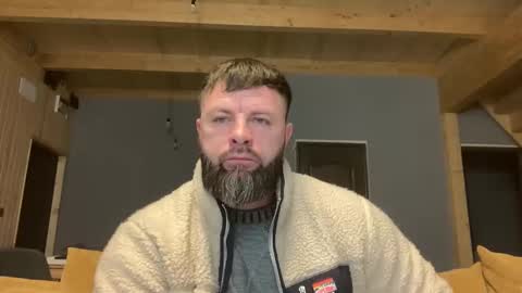 Jhonny online show from 12/19/25, 04:19