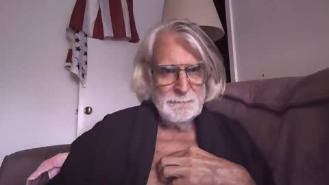 AlphaUniform online show from 10/23/25, 05:33