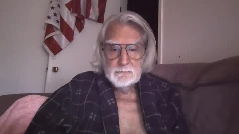 AlphaUniform online show from 05/14/26, 12:23