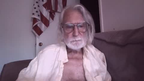 AlphaUniform online show from 08/05/26, 10:51