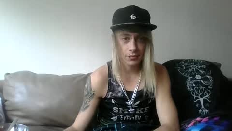 Snapshot of altboy010 chatting on 09/16/25, 03:24 altboy010 online show from 09/16/25, 03:24