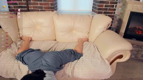 Rachel online show from 02/03/25, 01:08