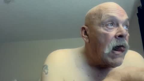 Snapshot of altoplay69 chatting on 10/19/25, 03:18 altoplay69 online show from 10/19/25, 03:18