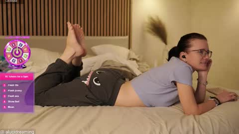 Snapshot of alucidreaming chatting on 09/18/25, 09:06 Lucid Dreaming online show from 09/18/25, 09:06