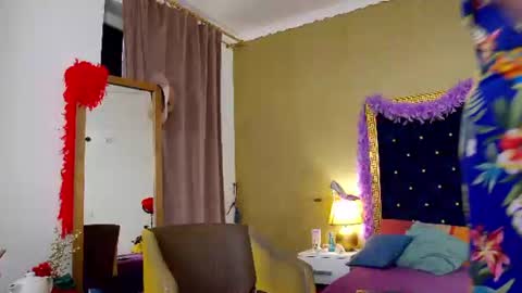 Snapshot of alura_jenson_ chatting on 06/18/26, 11:53 Alura Jenson online show from 06/18/26, 11:53