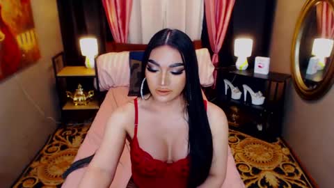 Snapshot of alurajhenson chatting on 05/19/26, 05:41 Alura Jhenson online show from 05/19/26, 05:41