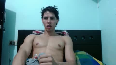 Snapshot of alvarodancer chatting on 10/06/25, 04:04 alvarodancer online show from 10/06/25, 04:04