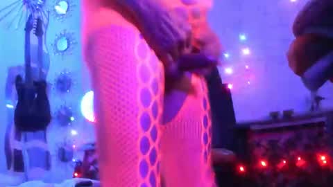 Snapshot of alwaysniceguy2 chatting on 09/19/25, 03:41 HoneyMelonGuy online show from 09/19/25, 03:41